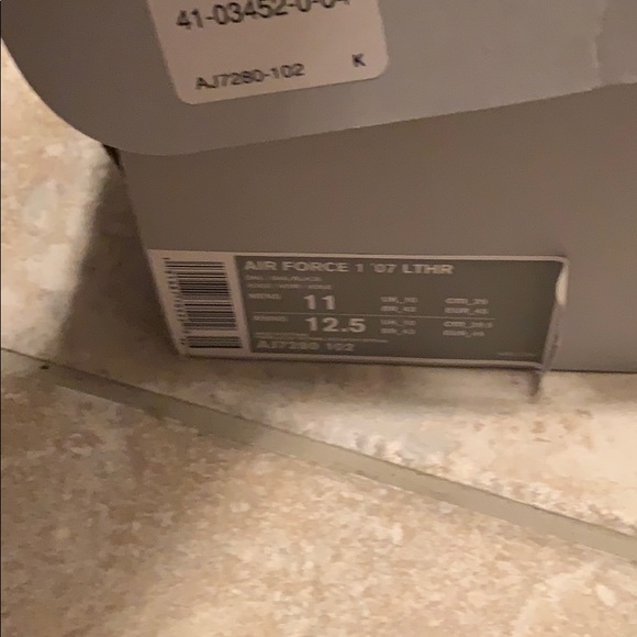 AF1 never worn - Picture 3 of 3